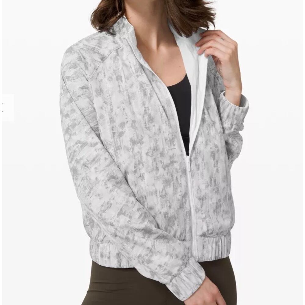 Lululemon Bombs Away Jacket Camo White Athletic Jacket Womens Size 6 reversible‎